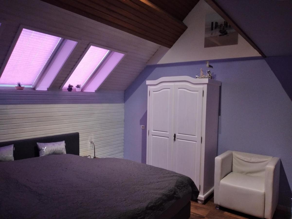 Ferienwohnung "Kunterbunt" Mit Burgblick Und Dachterrasse モンシャウ エクステリア 写真
