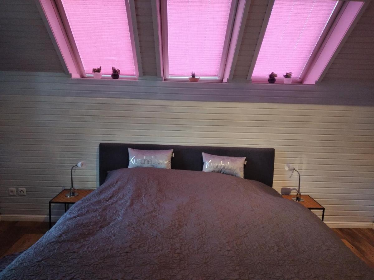 Ferienwohnung "Kunterbunt" Mit Burgblick Und Dachterrasse モンシャウ エクステリア 写真