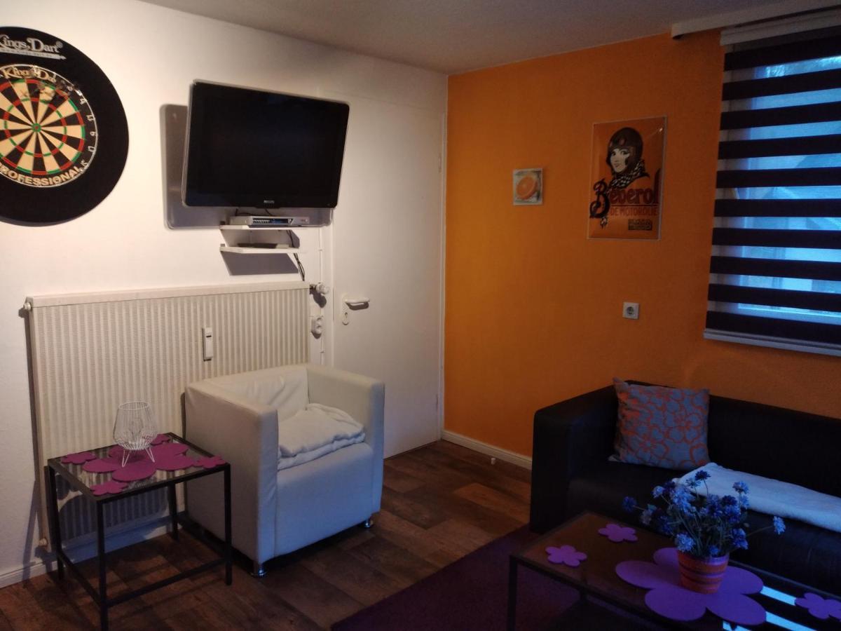 Ferienwohnung "Kunterbunt" Mit Burgblick Und Dachterrasse モンシャウ エクステリア 写真