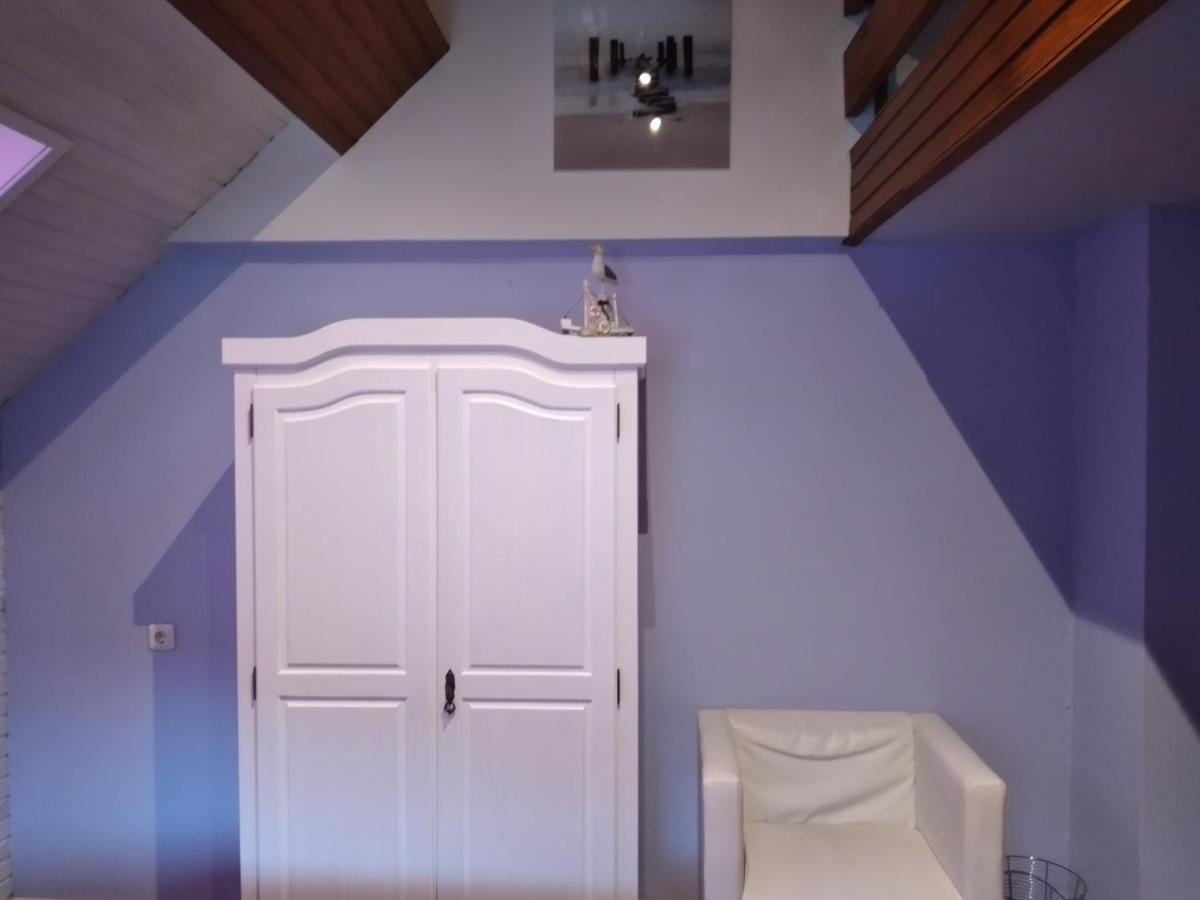 Ferienwohnung "Kunterbunt" Mit Burgblick Und Dachterrasse モンシャウ エクステリア 写真