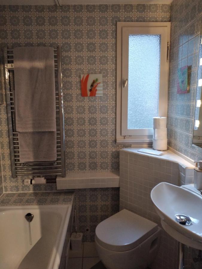 Ferienwohnung "Kunterbunt" Mit Burgblick Und Dachterrasse モンシャウ エクステリア 写真