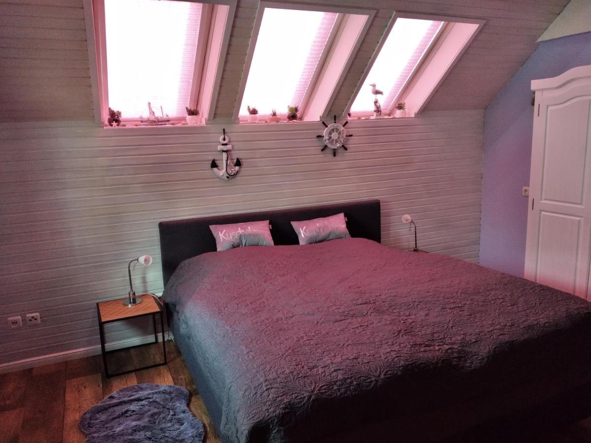 Ferienwohnung "Kunterbunt" Mit Burgblick Und Dachterrasse モンシャウ エクステリア 写真